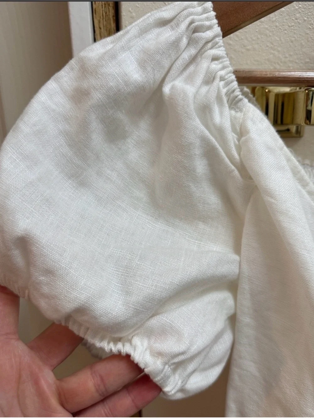 Like new Reformation White Puff Sleeve Wrap Blouse, size 8